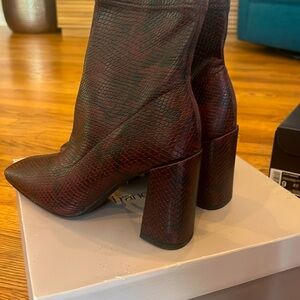 Women’s Franco Sarto Burgundy faux snake size 9